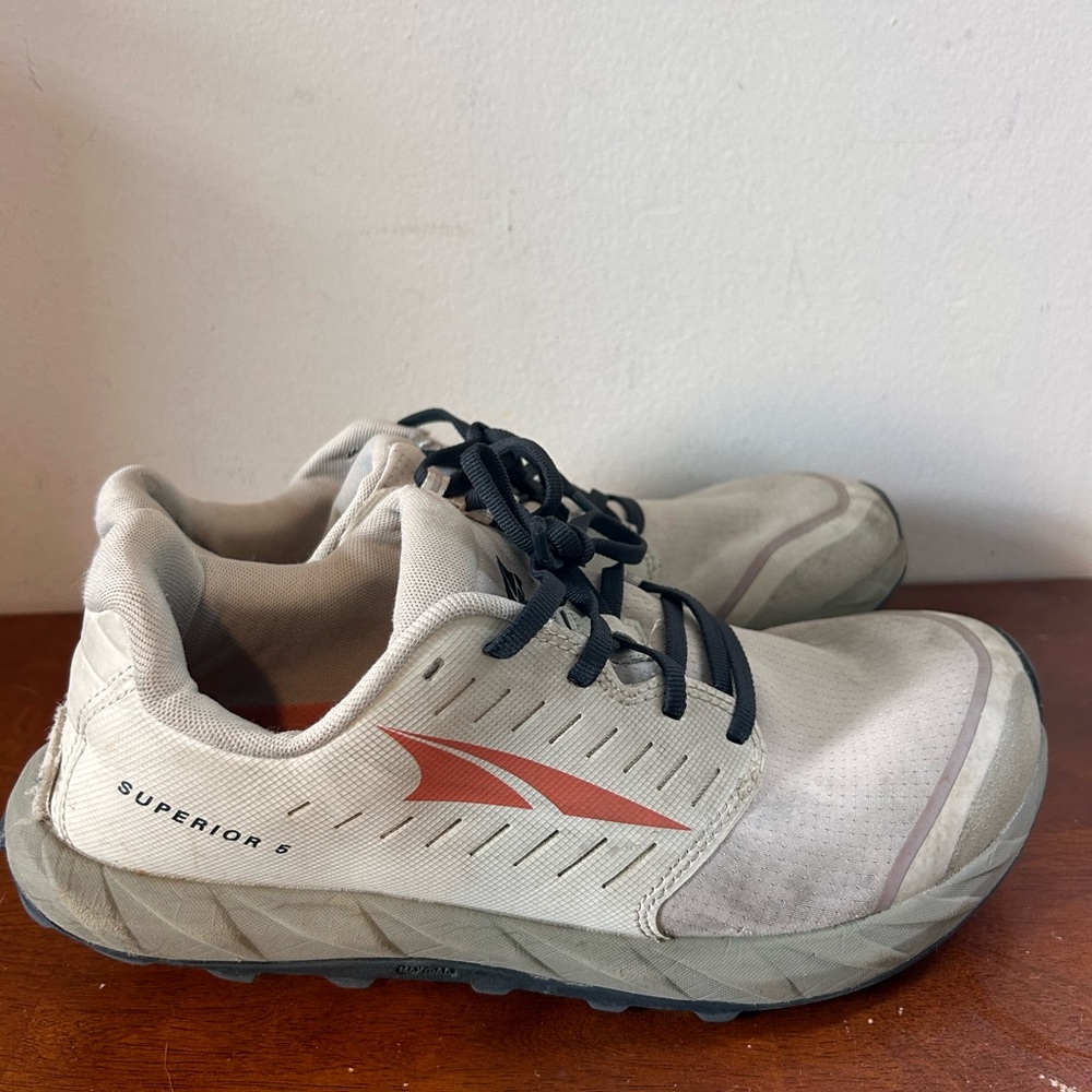 Altra Superior 5 Shoes in Cream and Orange